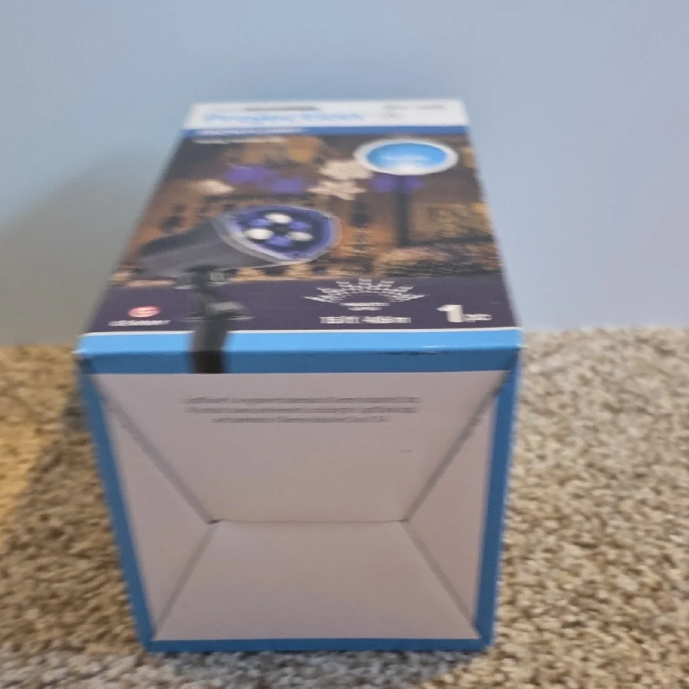 Ourdoor LED Projection Light with Blue and White Snowflurry Display